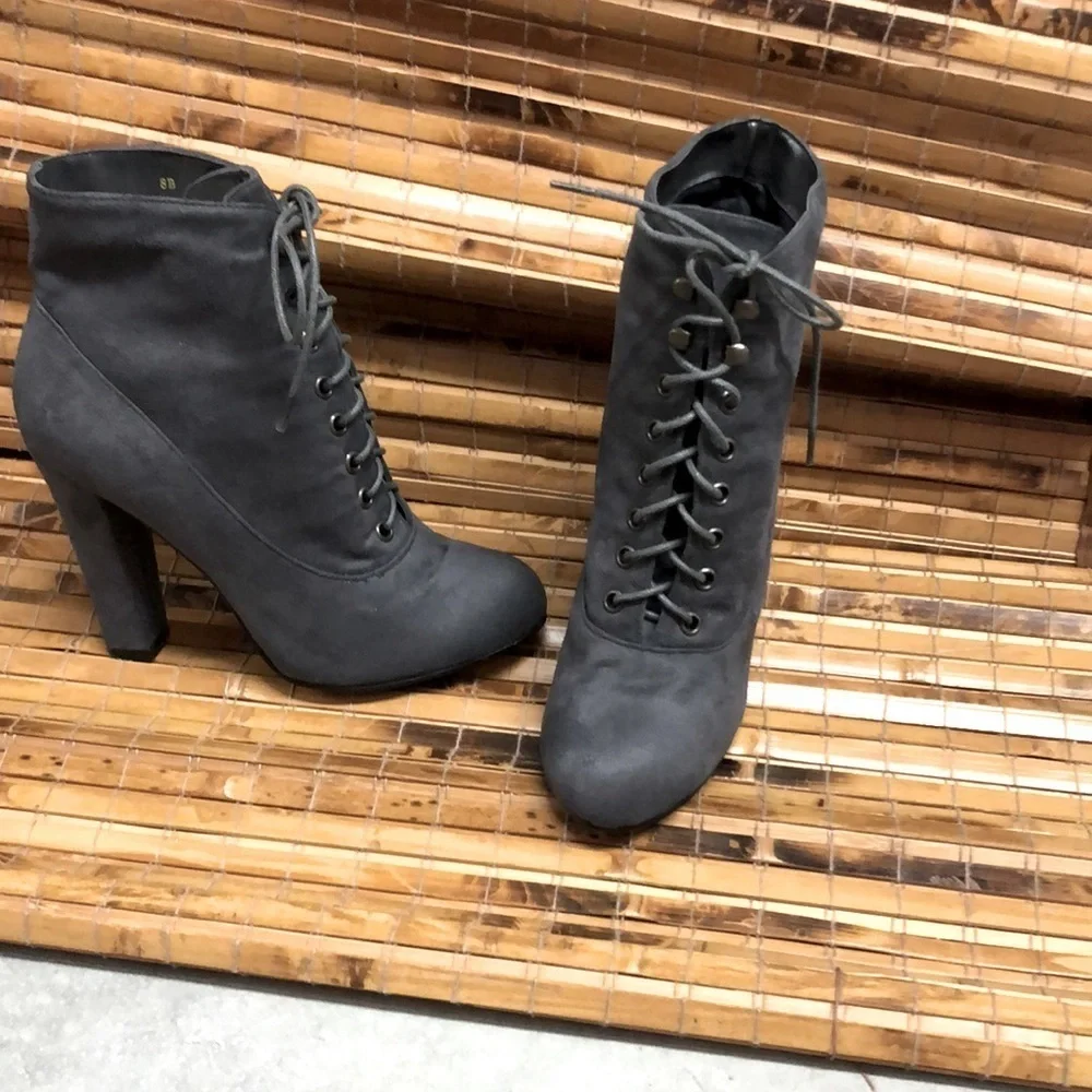 Super sexy suede like booties